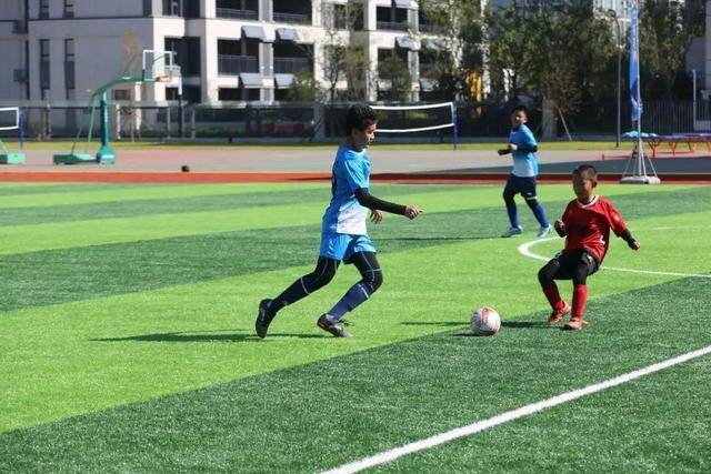 补水时间已到！英格兰VS阿根廷犯规数5-6 射门数0-0